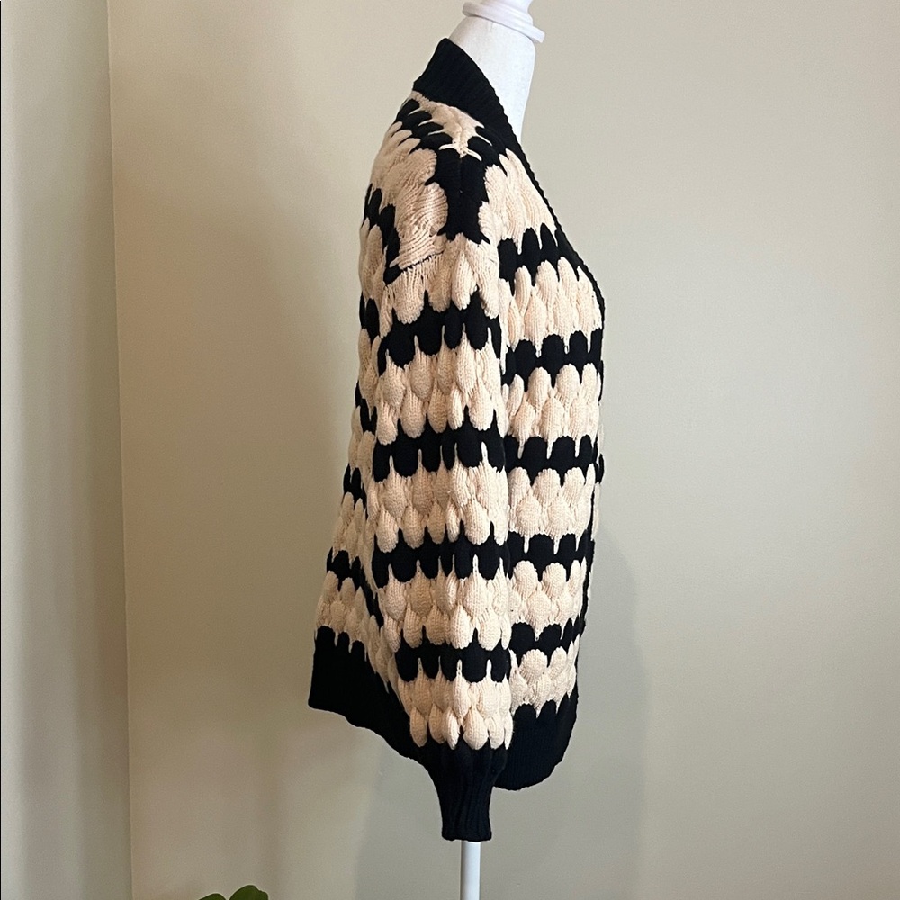 Women’s Elegant Black and Cream Knit Cardigan Size L - Picture 4 of 8